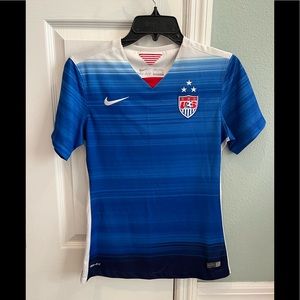 COPY - COPY - NIKE womens small Dri-Fit Authentic shirt 100% polyester